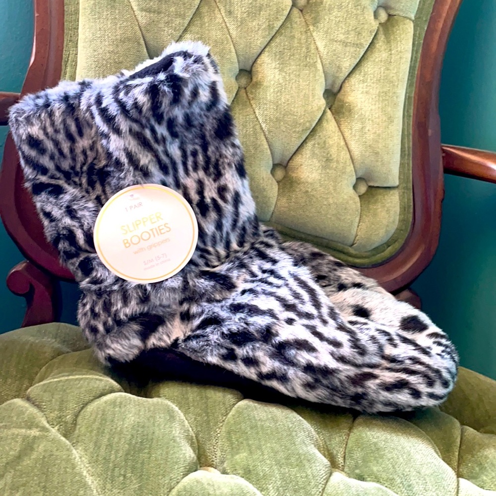 NWT Slipper Booties With Grippers